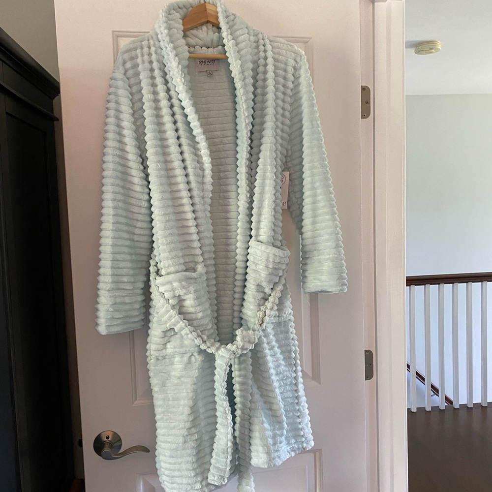 NWT Nine West Bathrobe - size Medium